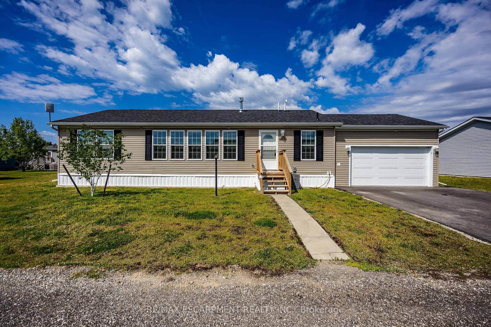 11 Hickory Hollow