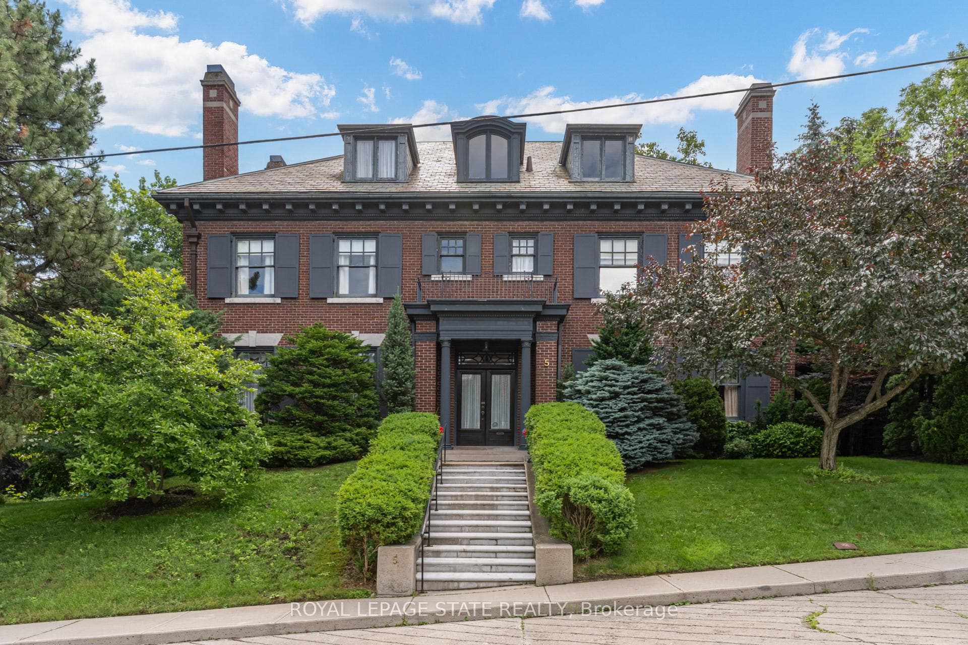 5 Undercliffe Avenue