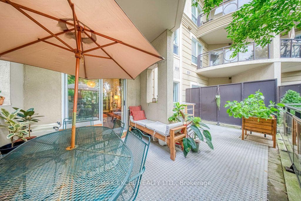 8 Maison Parc Court Unit 102