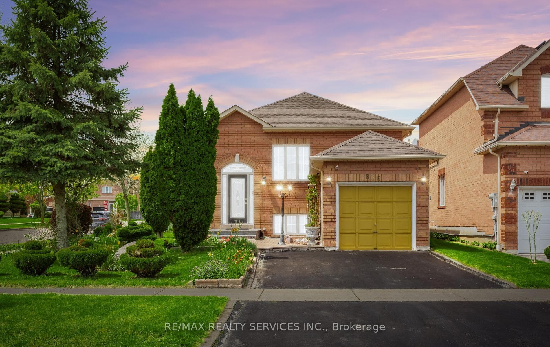 836 Avocado Crescent