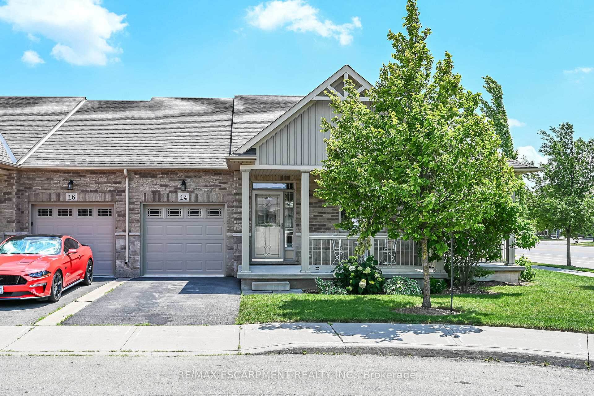 14 Ecker Lane