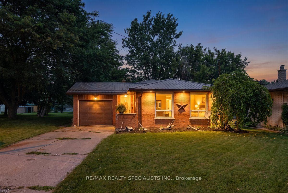12 Wardell Crescent