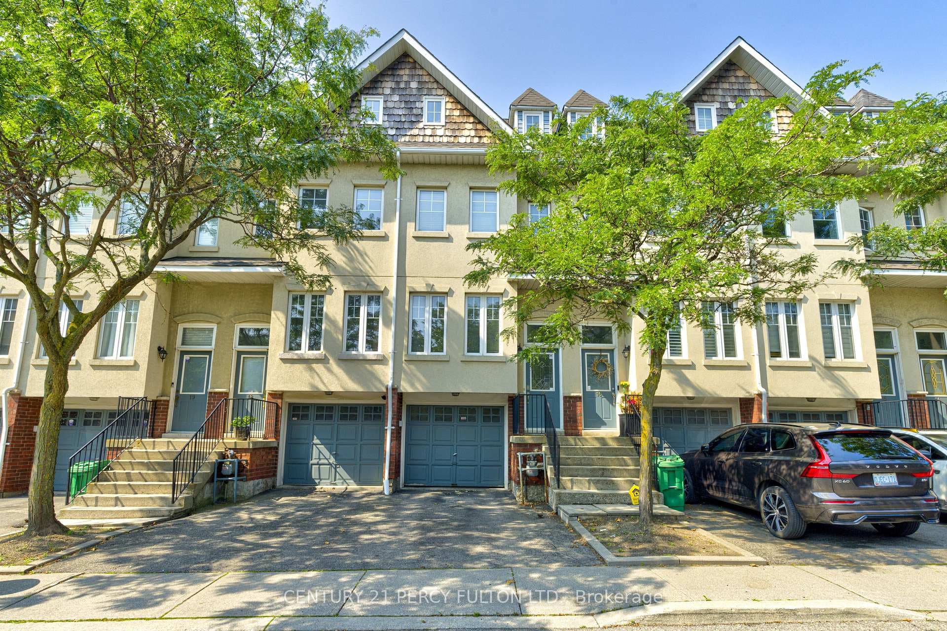 800 Dundas Street Unit 17