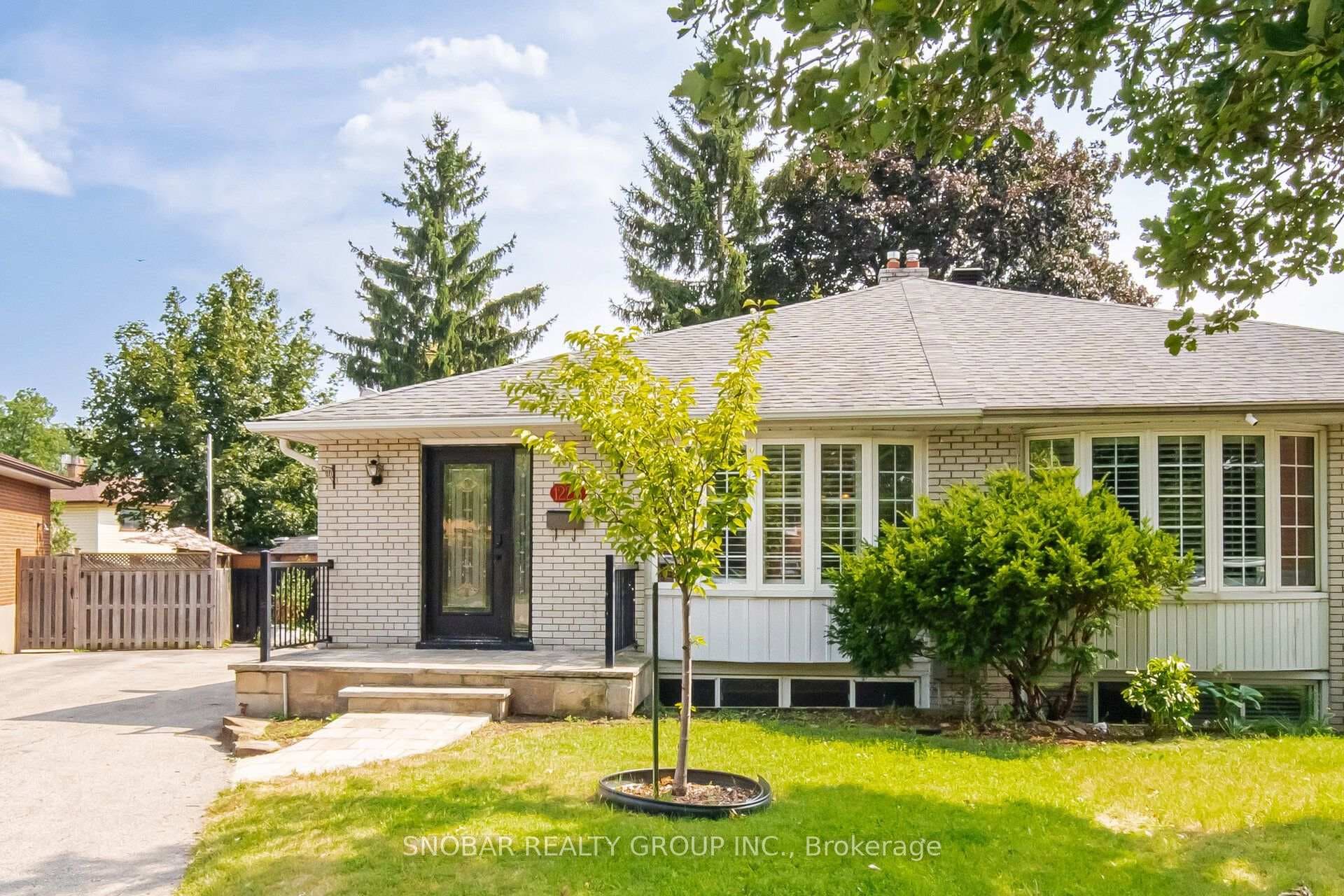 1228 Shamir Crescent