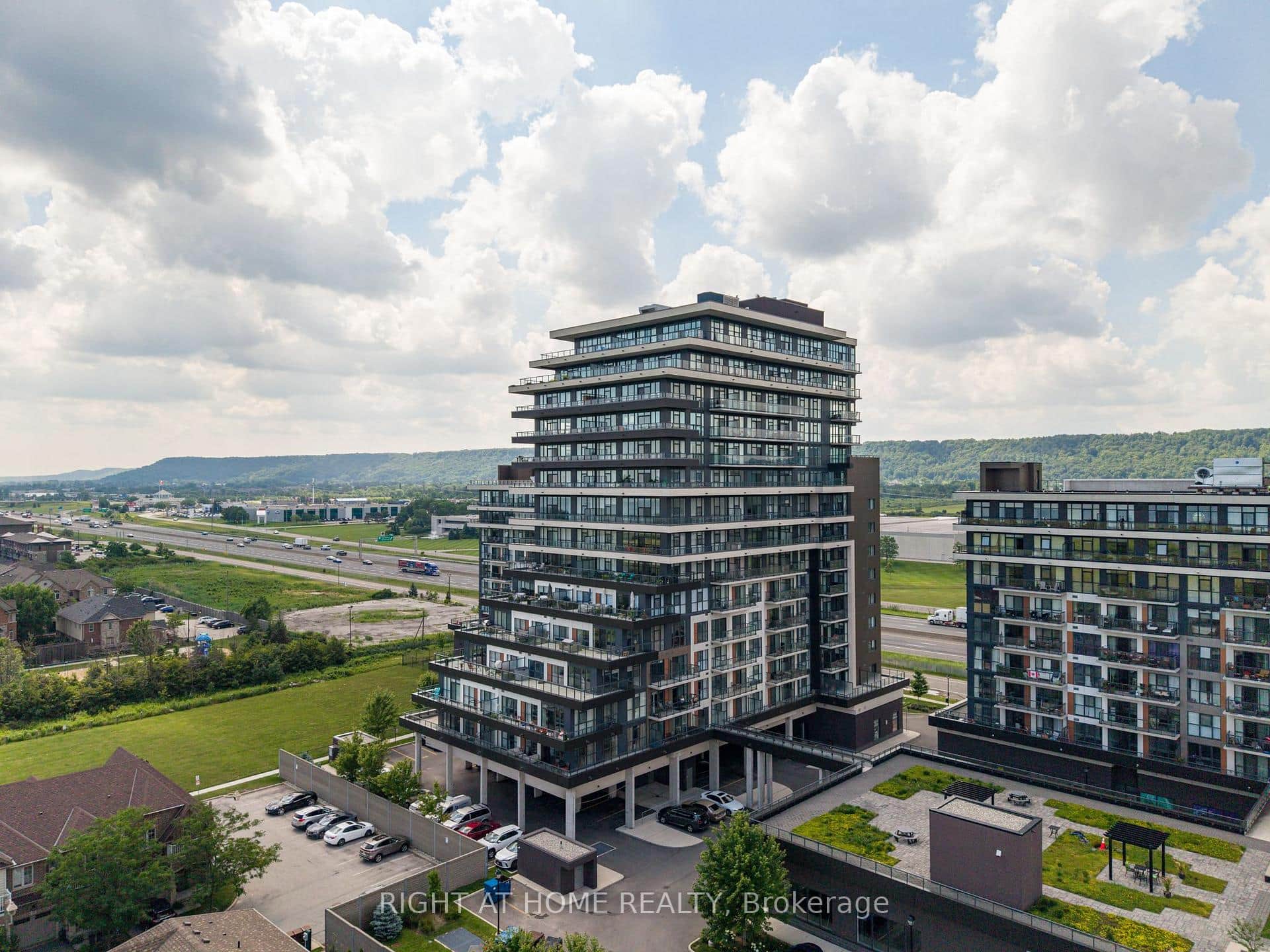 550 North Service Road Unit 1208
