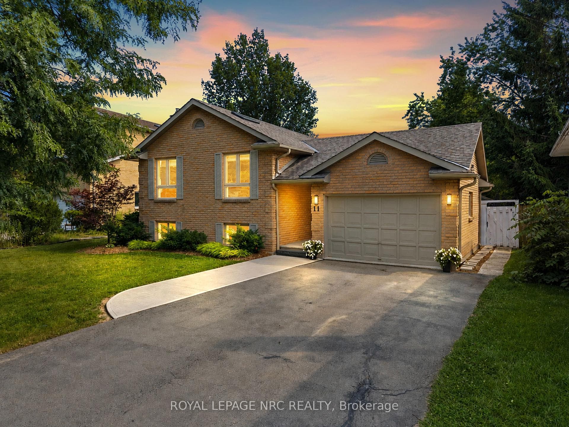 11 Village Court