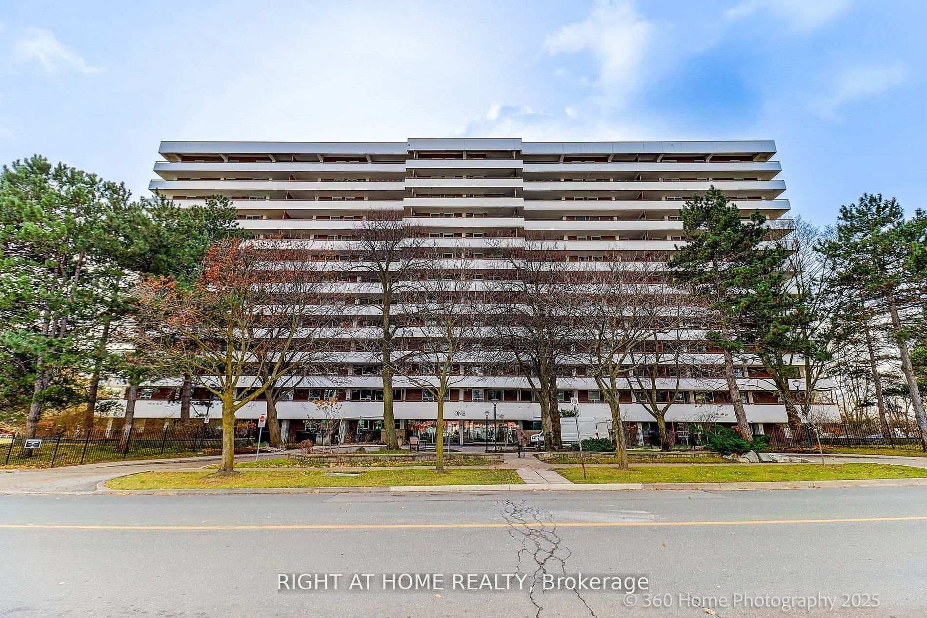 1 Royal Orchard Boulevard Unit 1107
