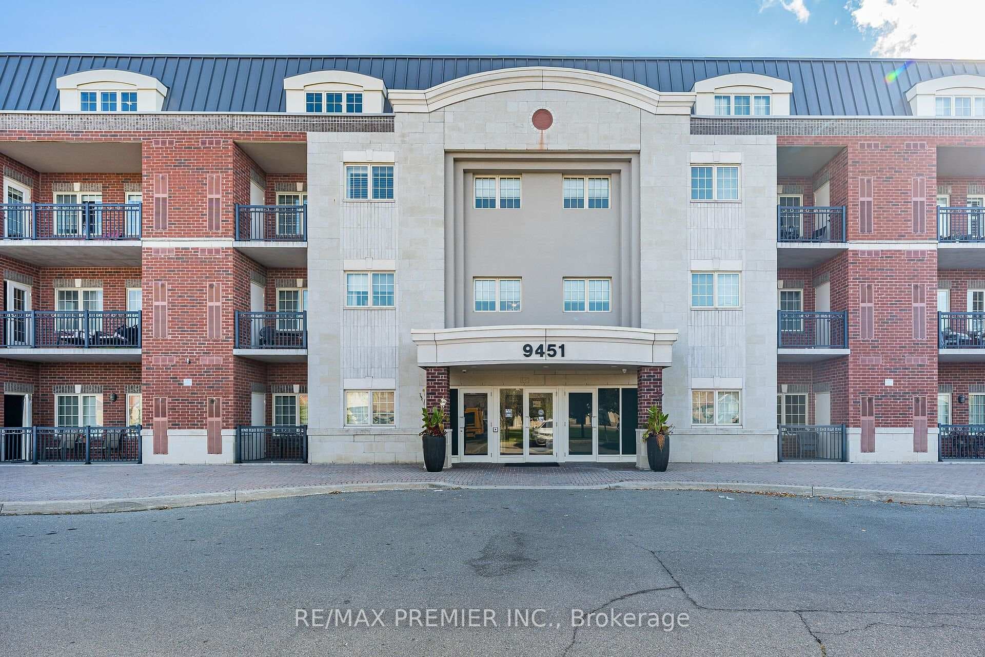 9451 Jane Street Unit 304