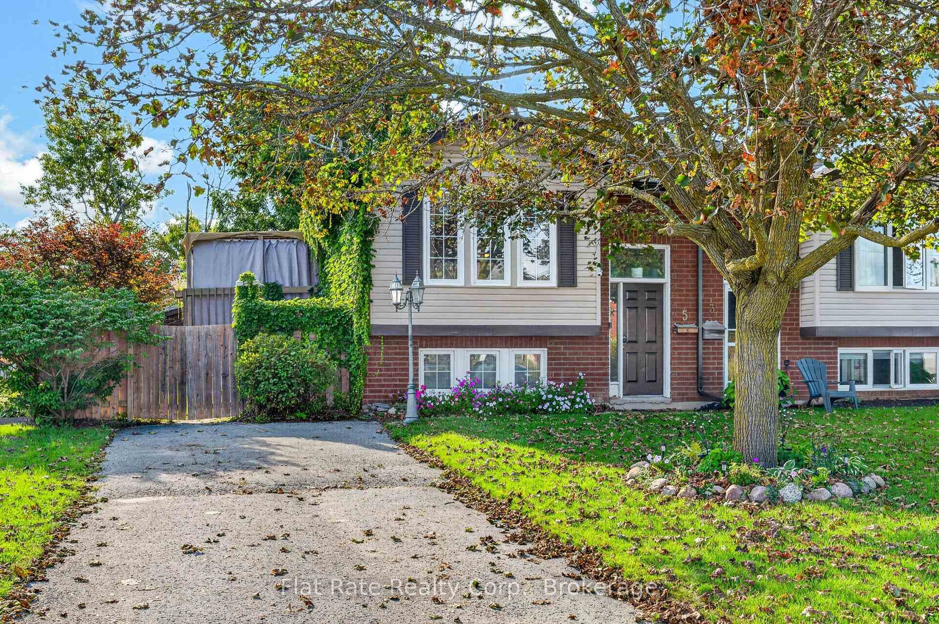 5 HUDSPETH Court