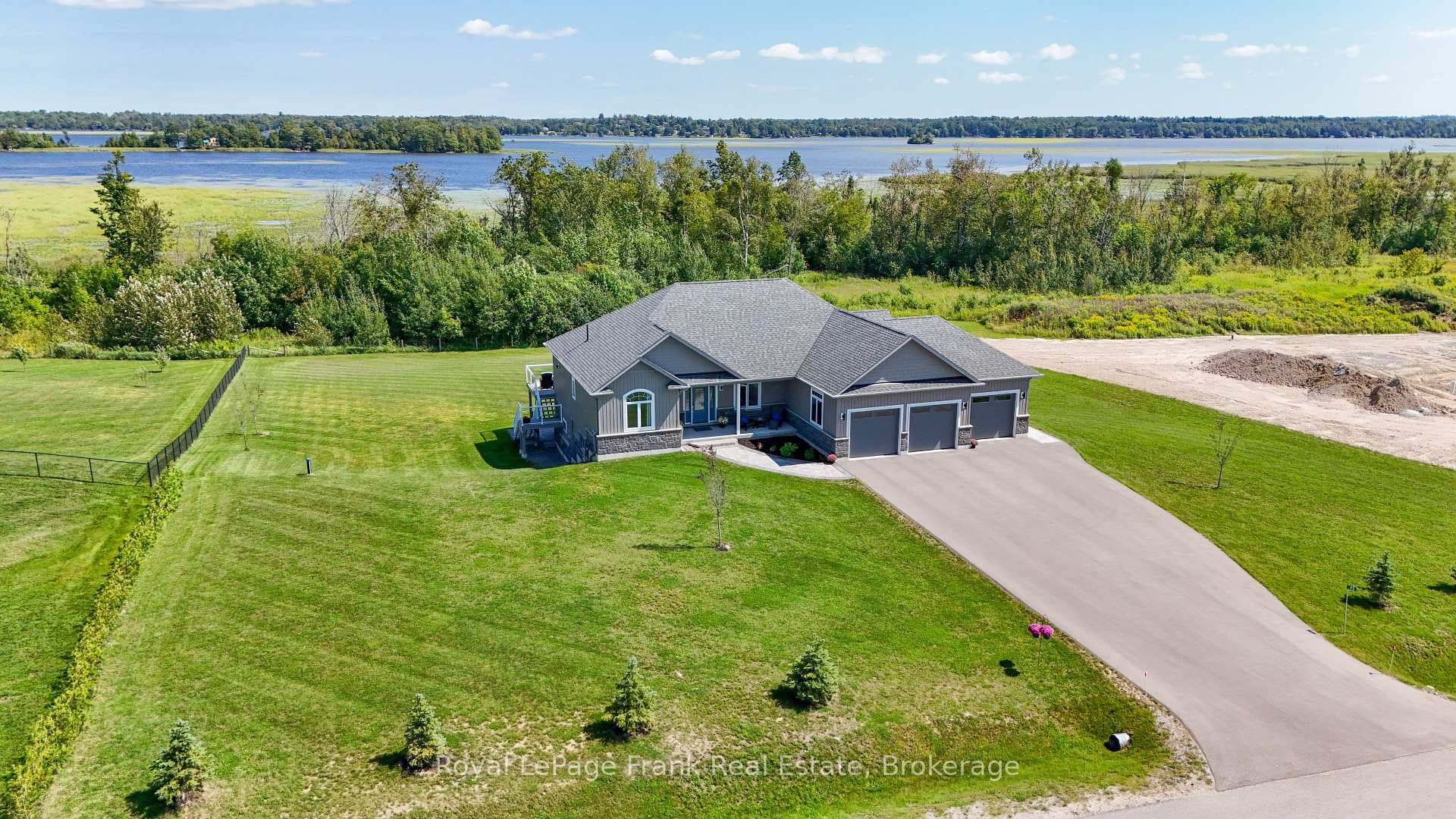 43 Lakeview Crescent
