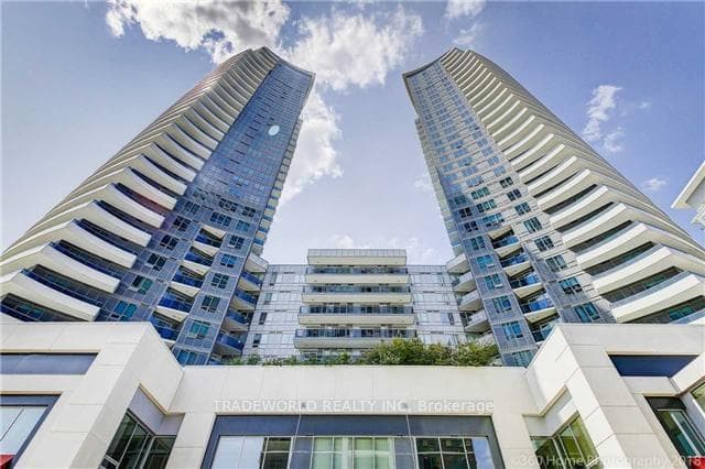7171 Yonge Street Unit #901