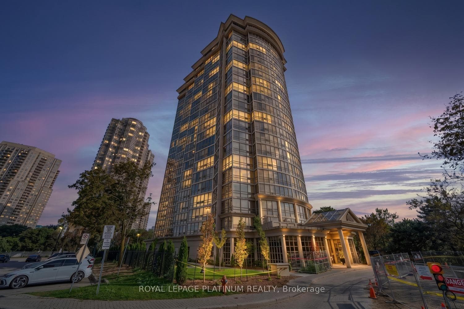 50 Eglinton Avenue Unit 708