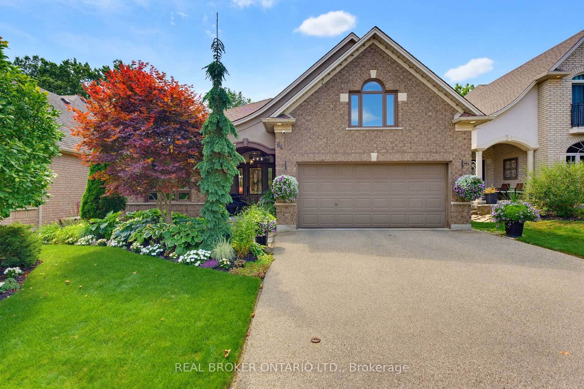 64 Carmichael Crescent