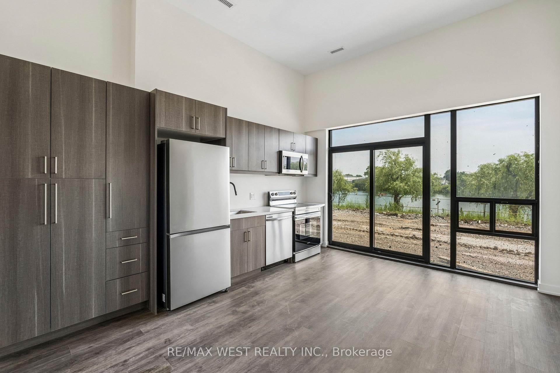 350 Prince Charles Drive Unit 114