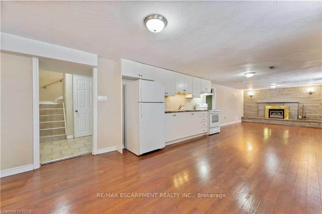 864 Upper Ottawa Street Unit Basement