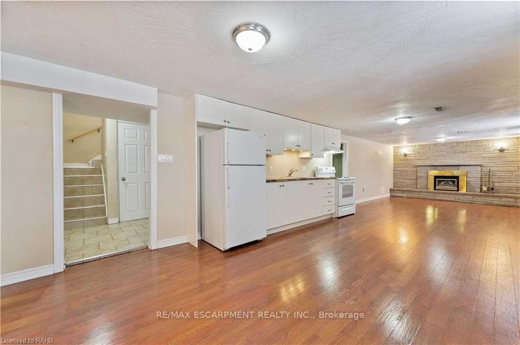 864 Upper Ottawa Street Unit Basement