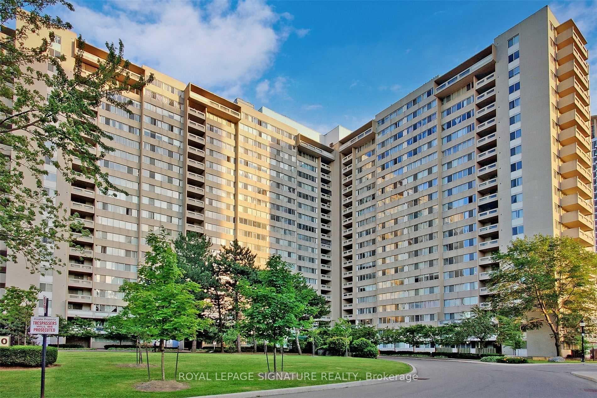 3590 Kaneff Crescent Unit 1407