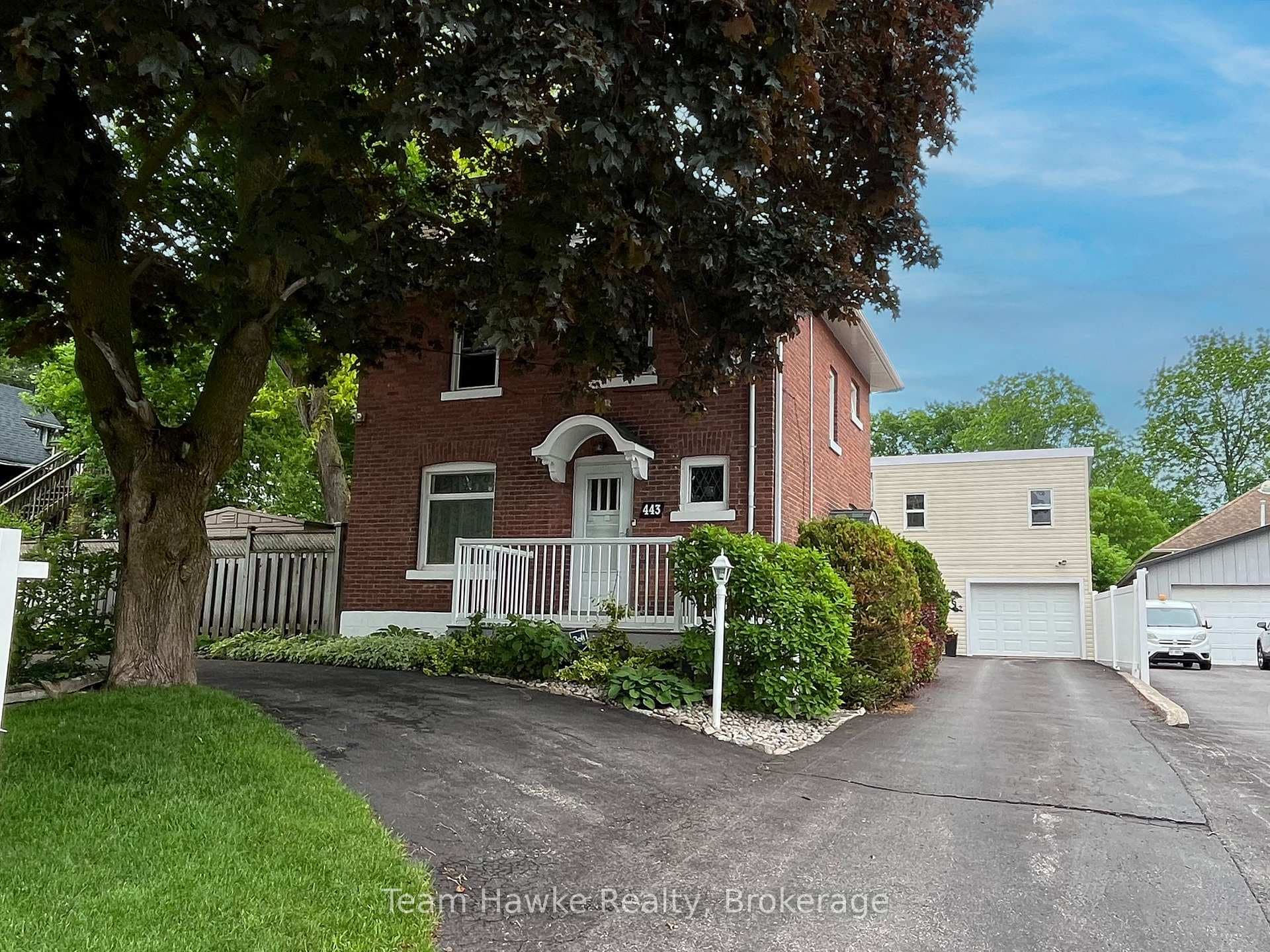 443 Elizabeth Street