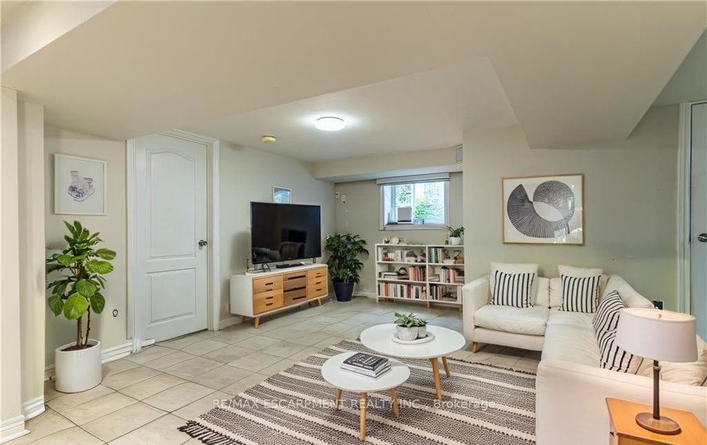 609 Mohawk Road Unit 2