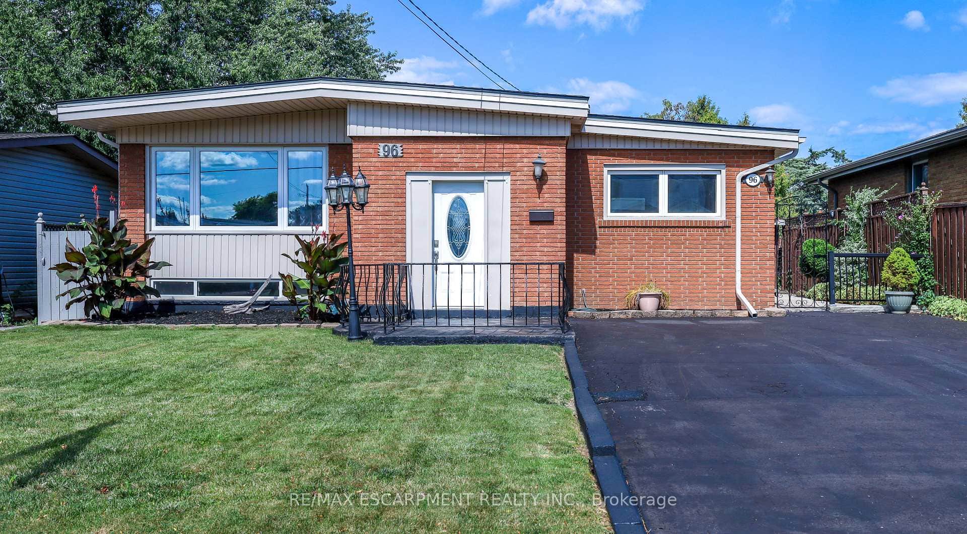 96 Fielding Crescent