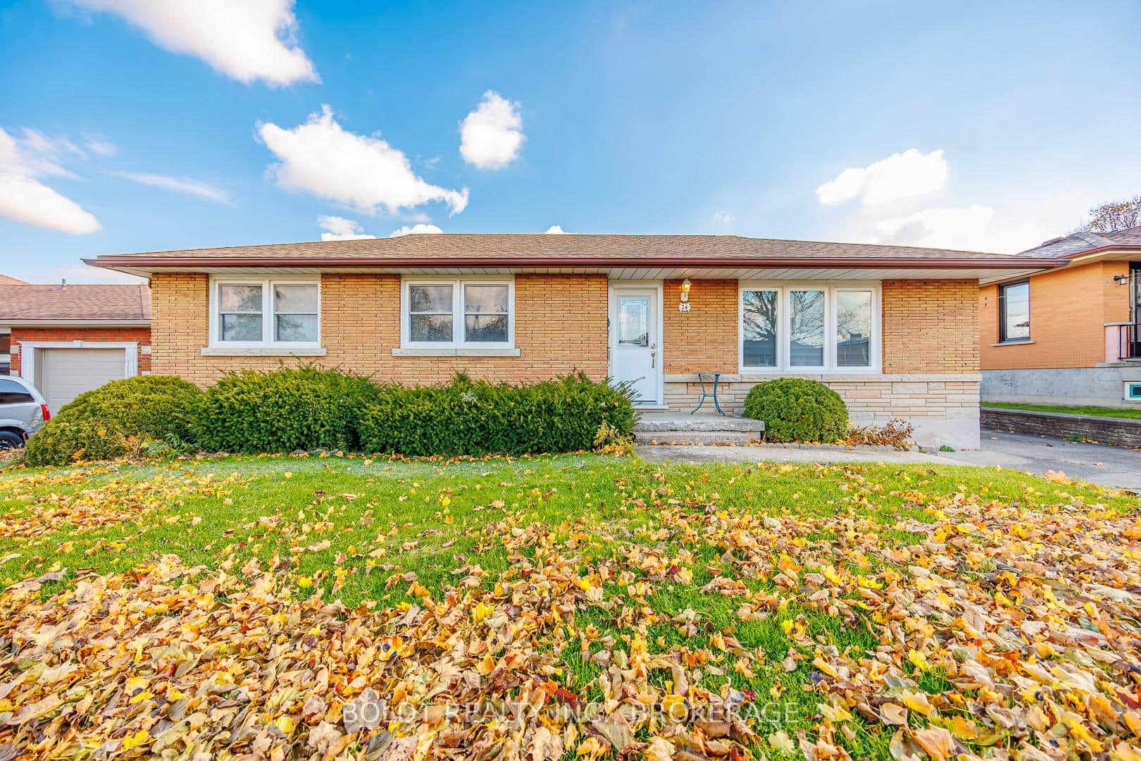24 Winslow Crescent