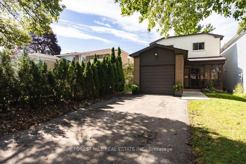 6 Snowshoe Crescent
