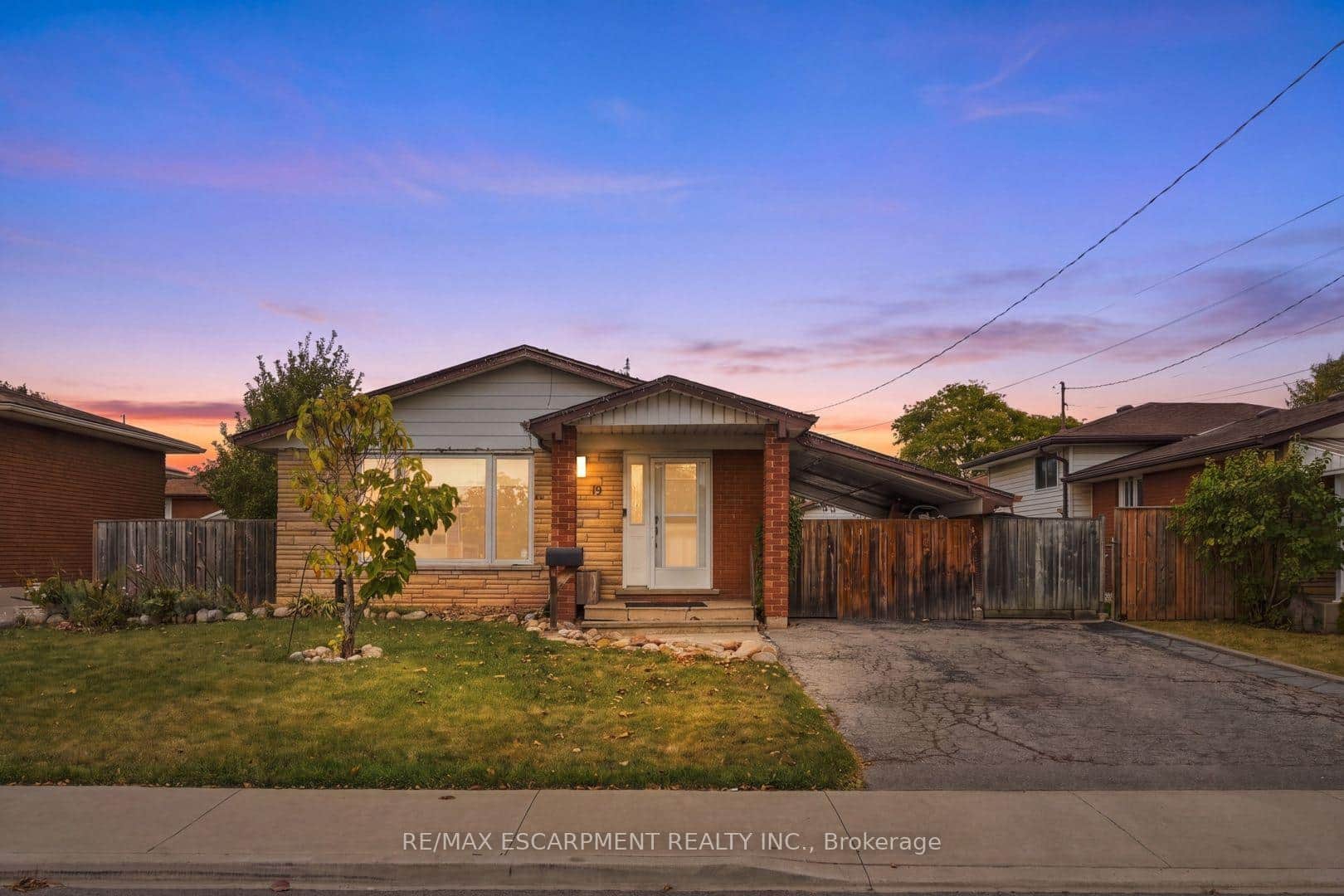 19 Ellingwood Avenue