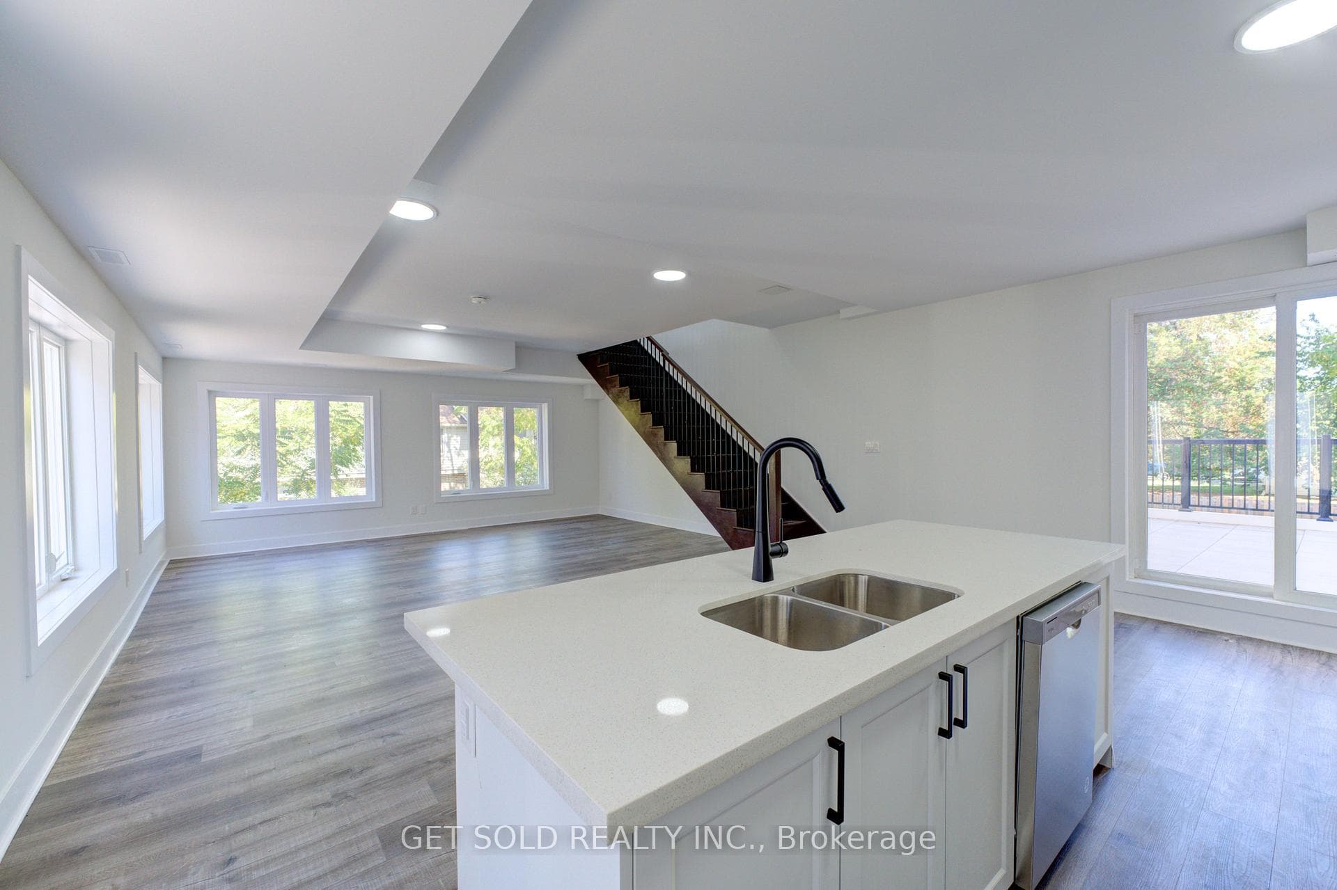6701 Thorold Stone Road Unit 14