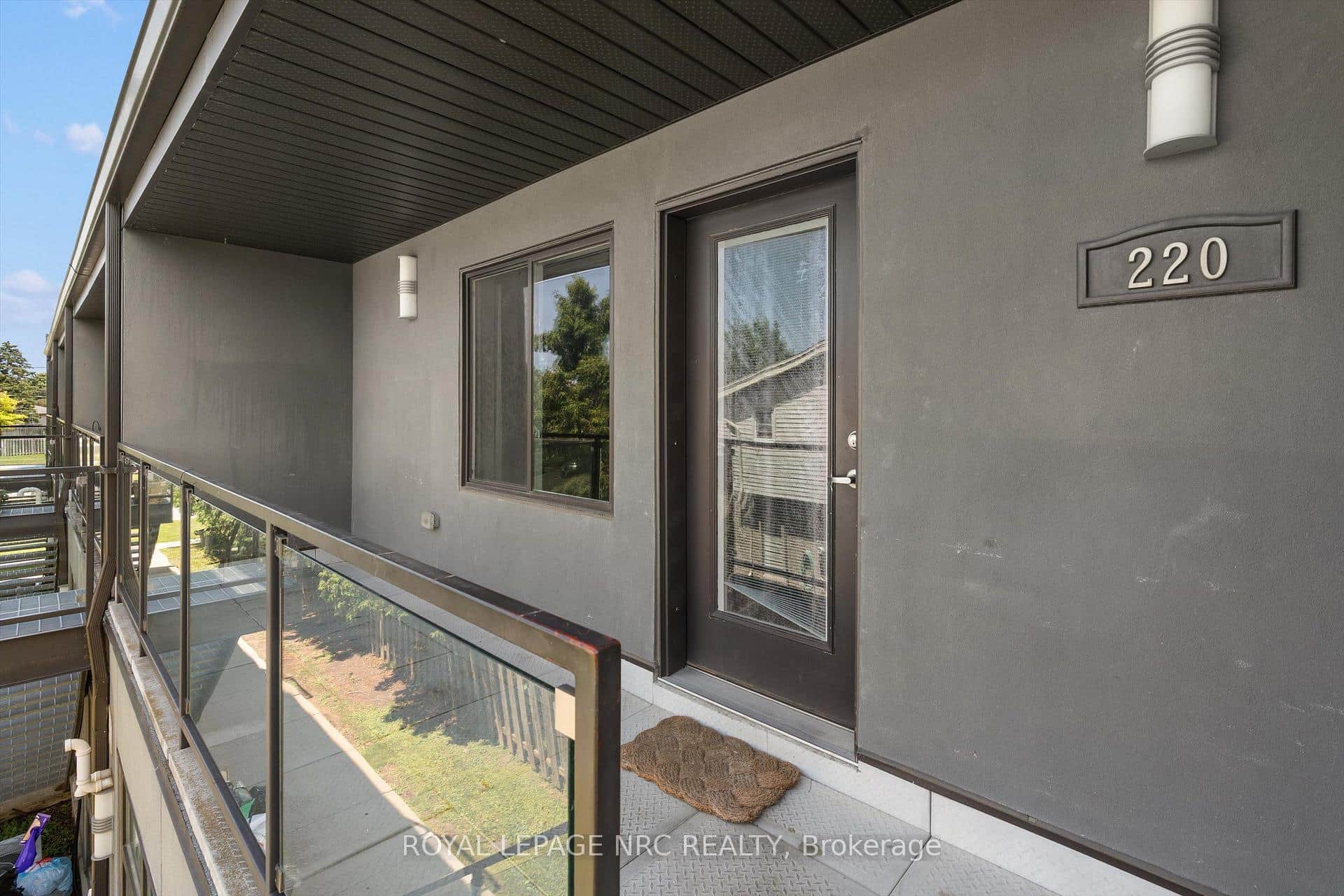 411 Lake Street Unit 220