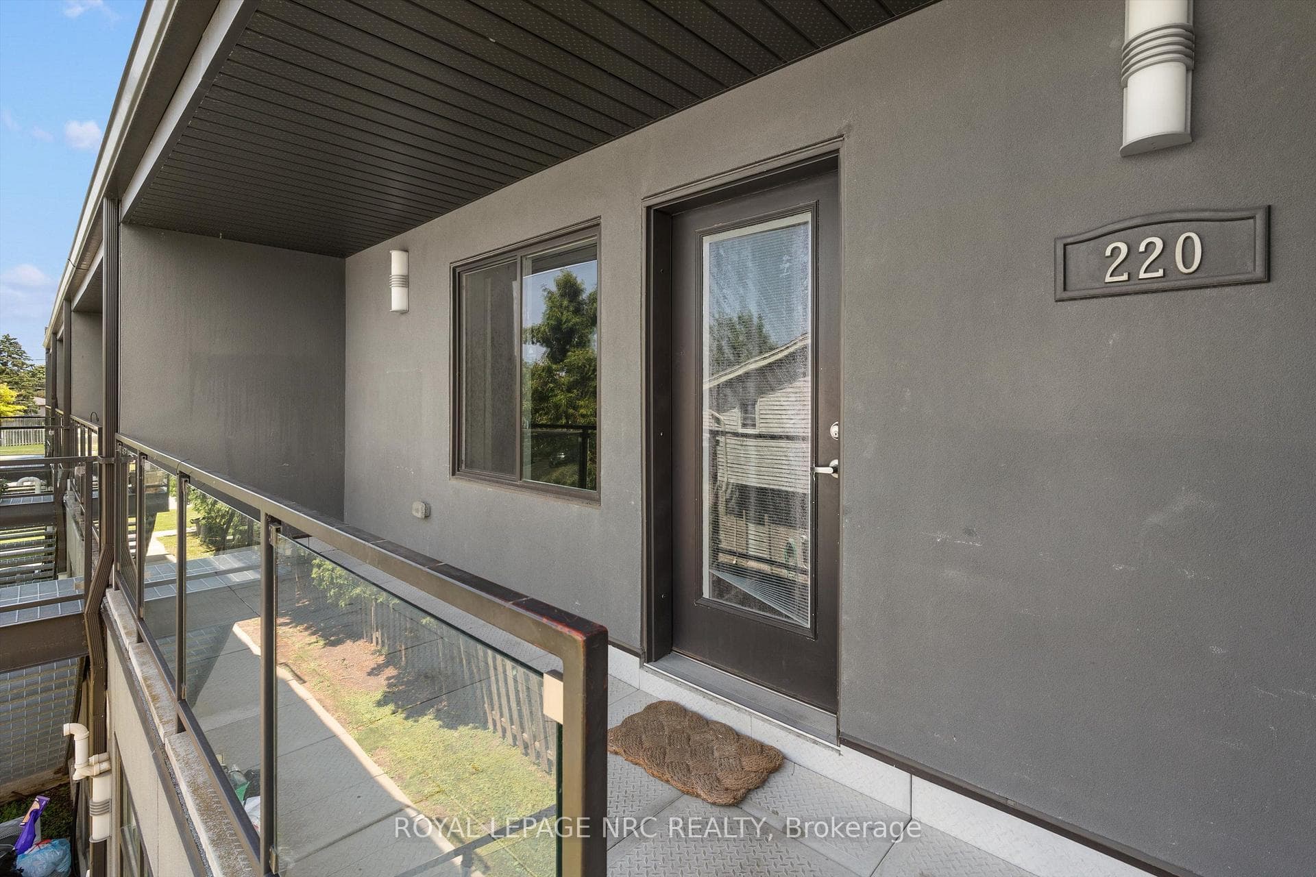 411 Lake Street Unit 220