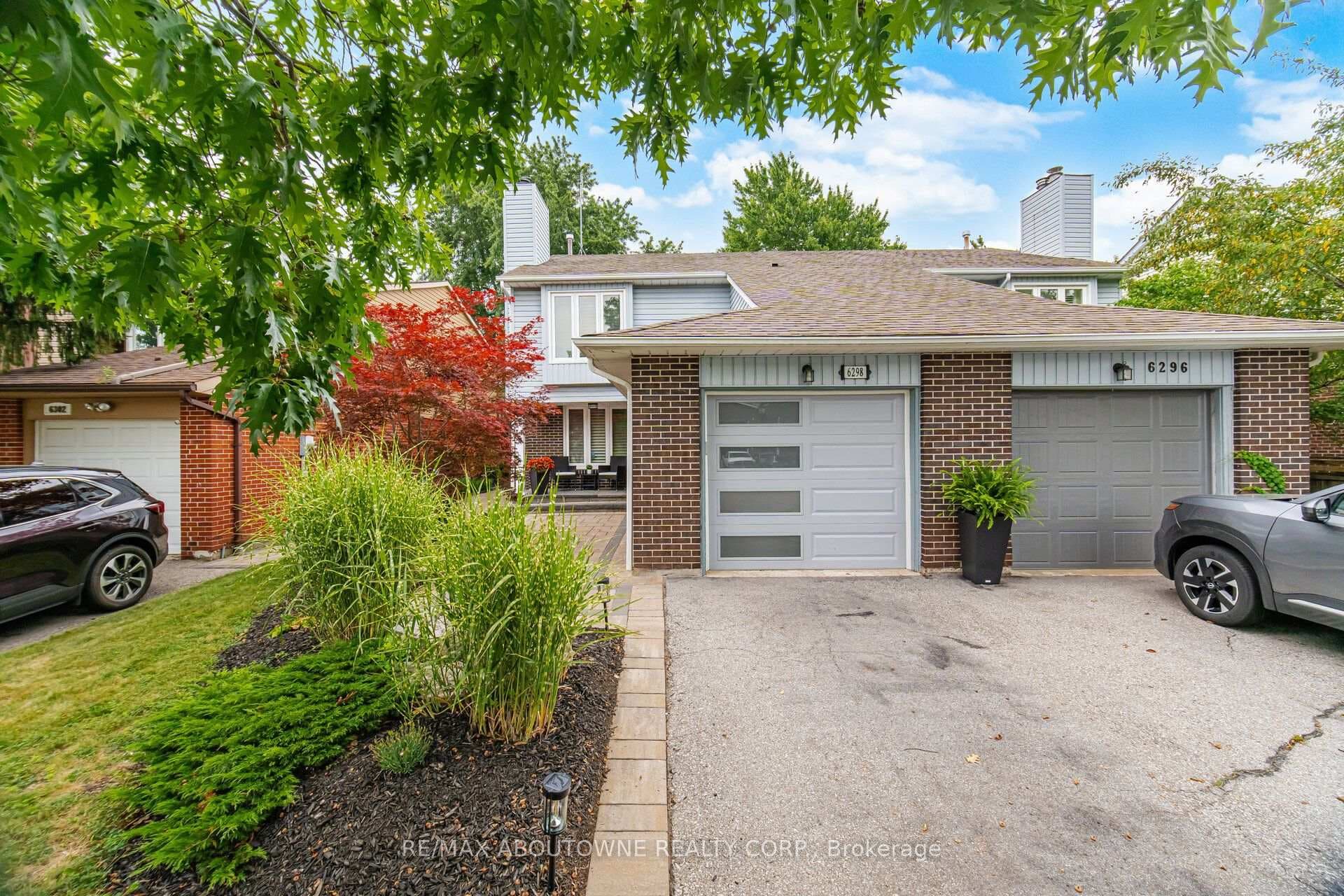 6298 Starfield Crescent