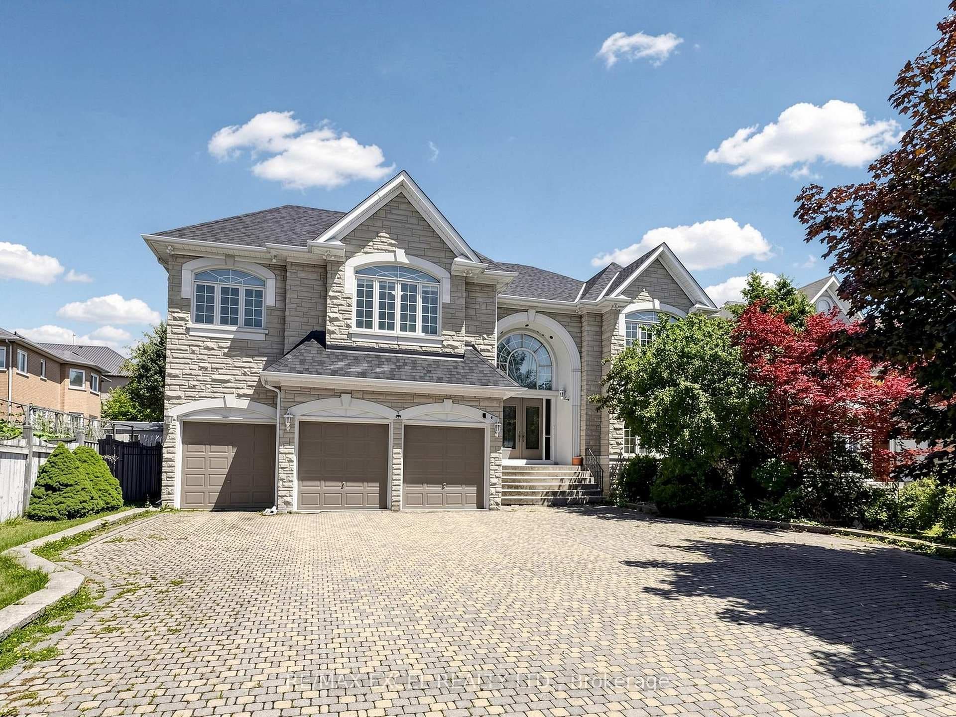 16 Frybrook Crescent