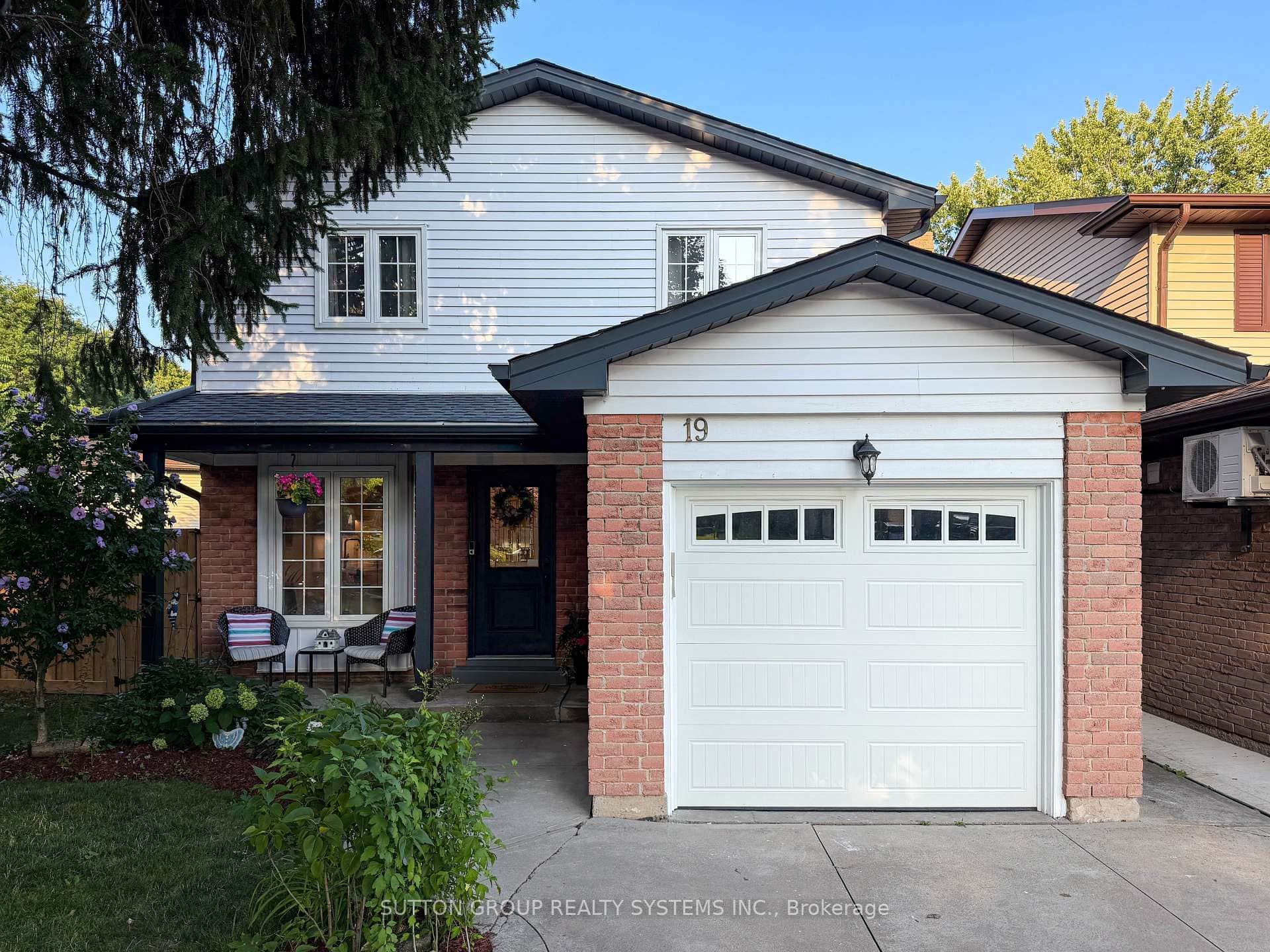 19 Parkway Place