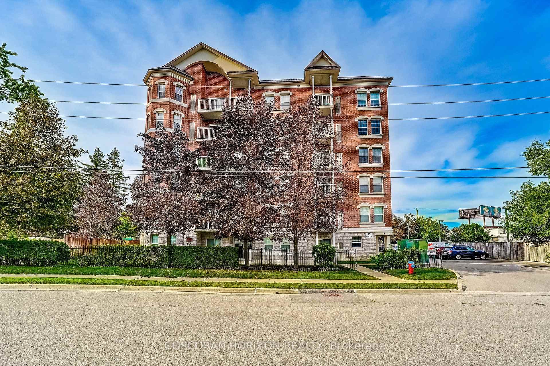 35 Hunt Avenue Unit PH3