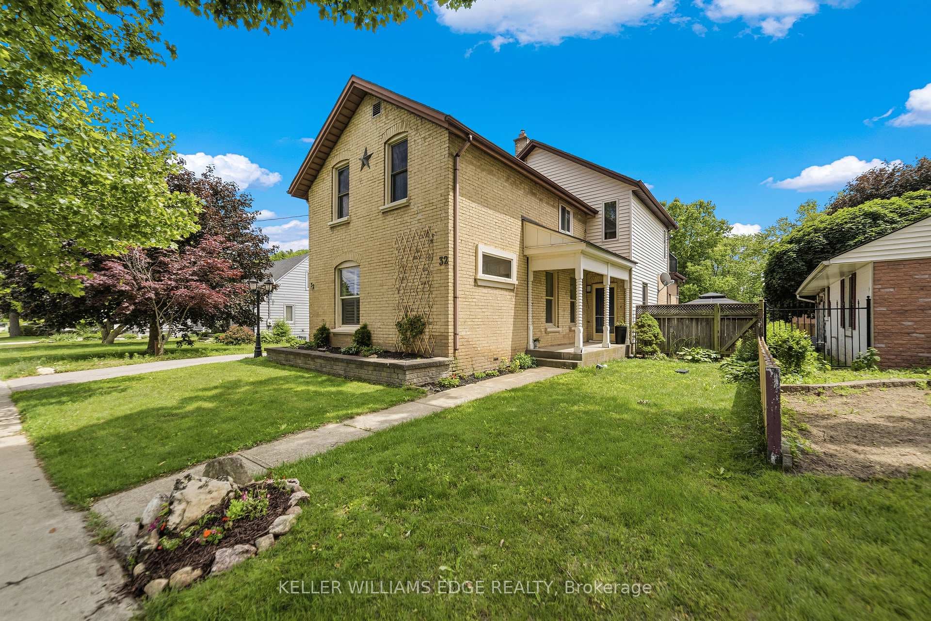 32 Clench Avenue