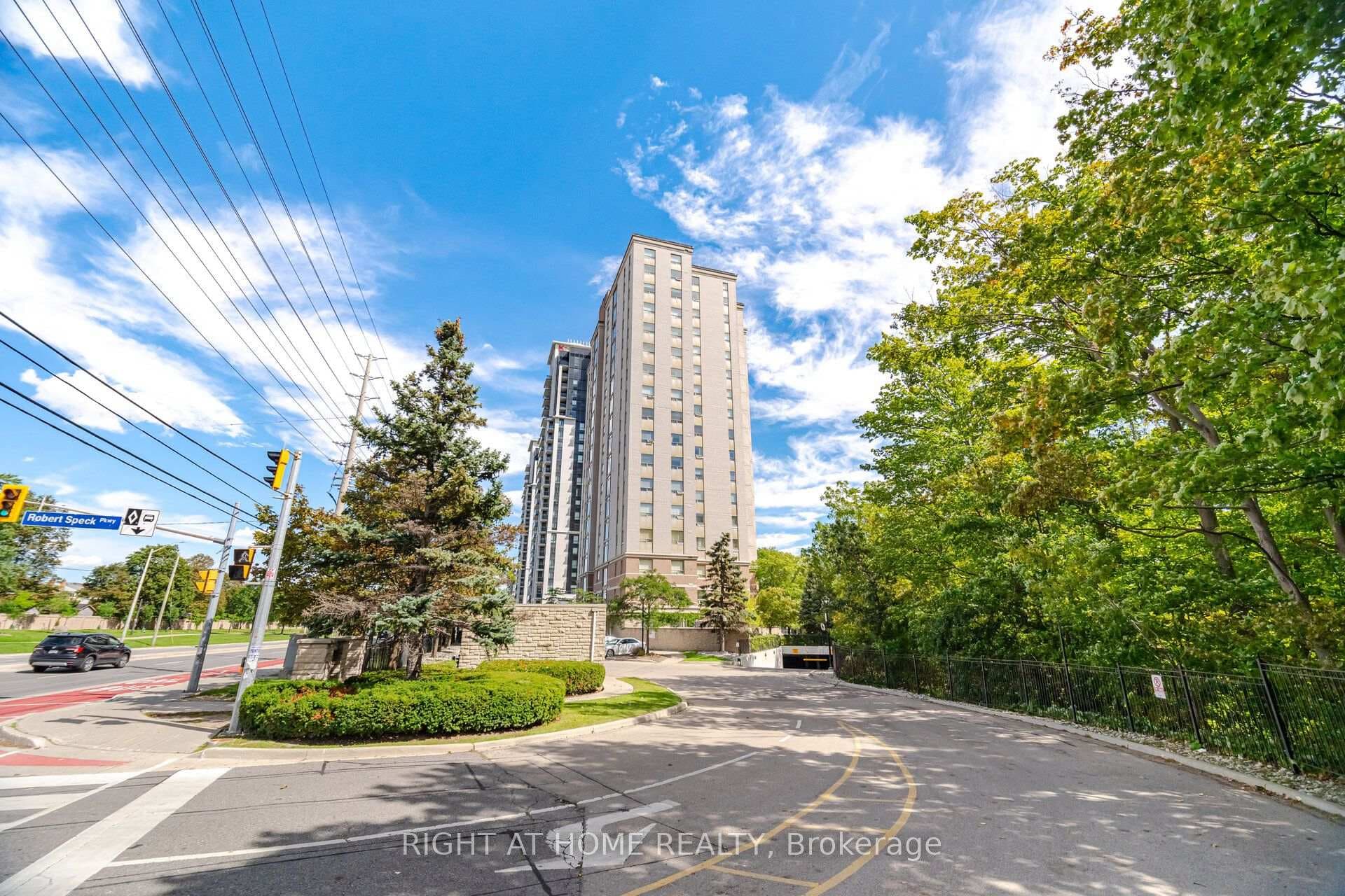200 BURNHAMTHORPE Road Unit 1106