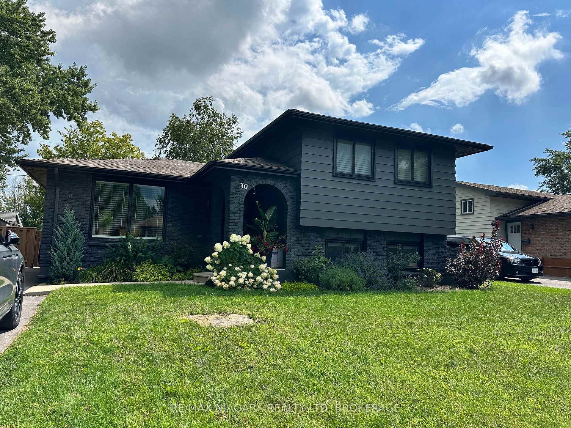 30 Colonial Street Unit LOWER