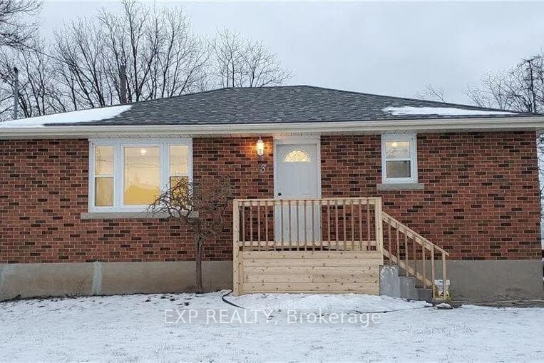 8 Hillcrest Avenue