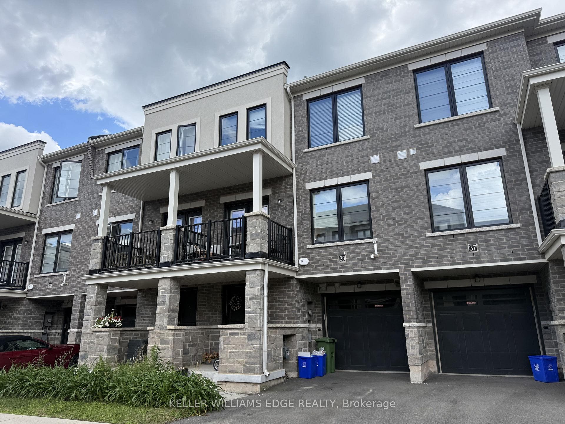 383 Dundas Street Unit 38