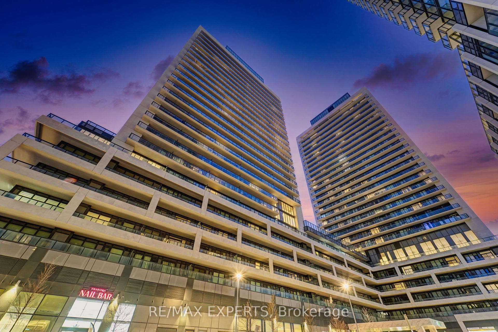 8960 Jane Street Unit 421
