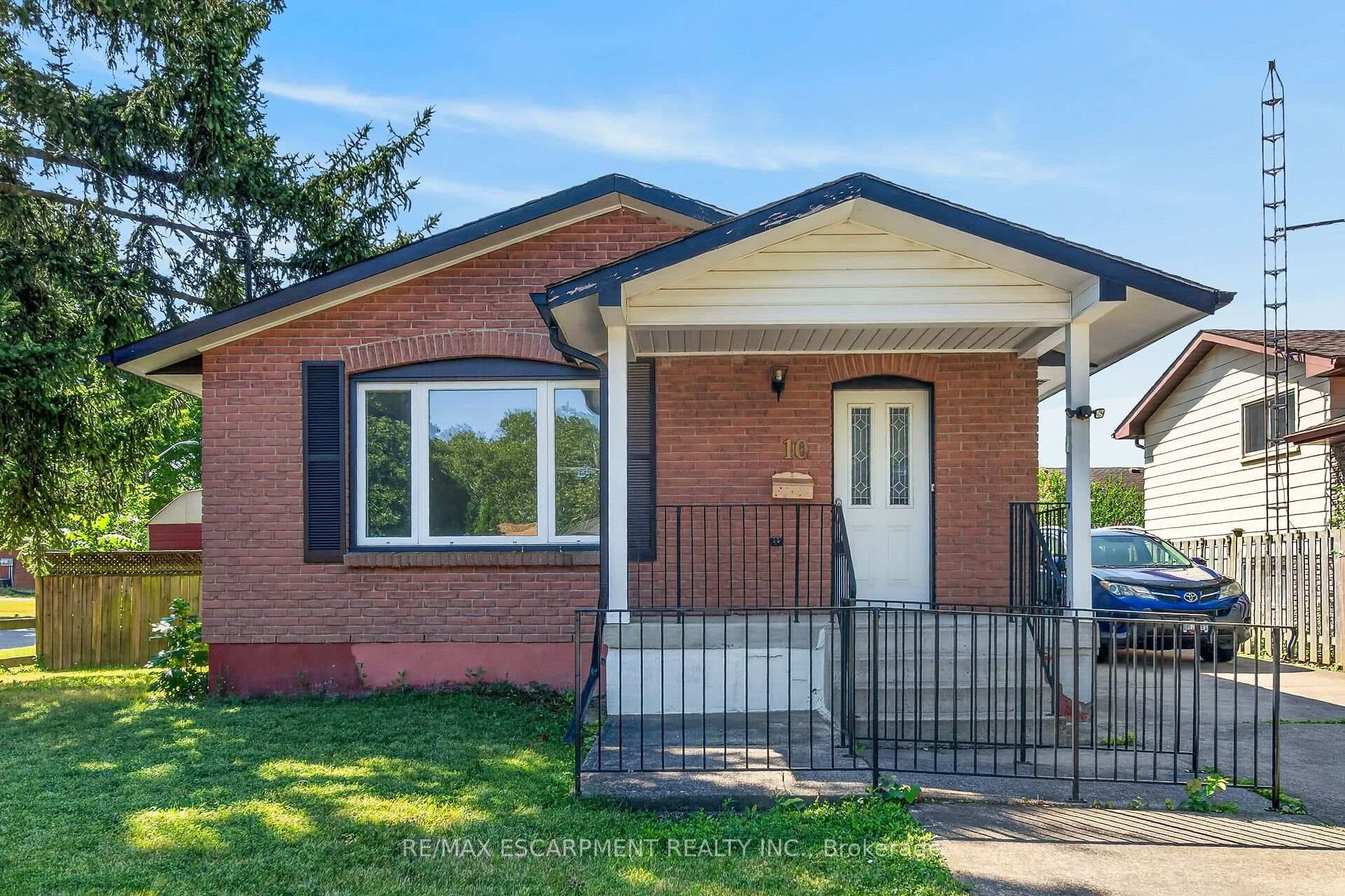 10 Tracey Road