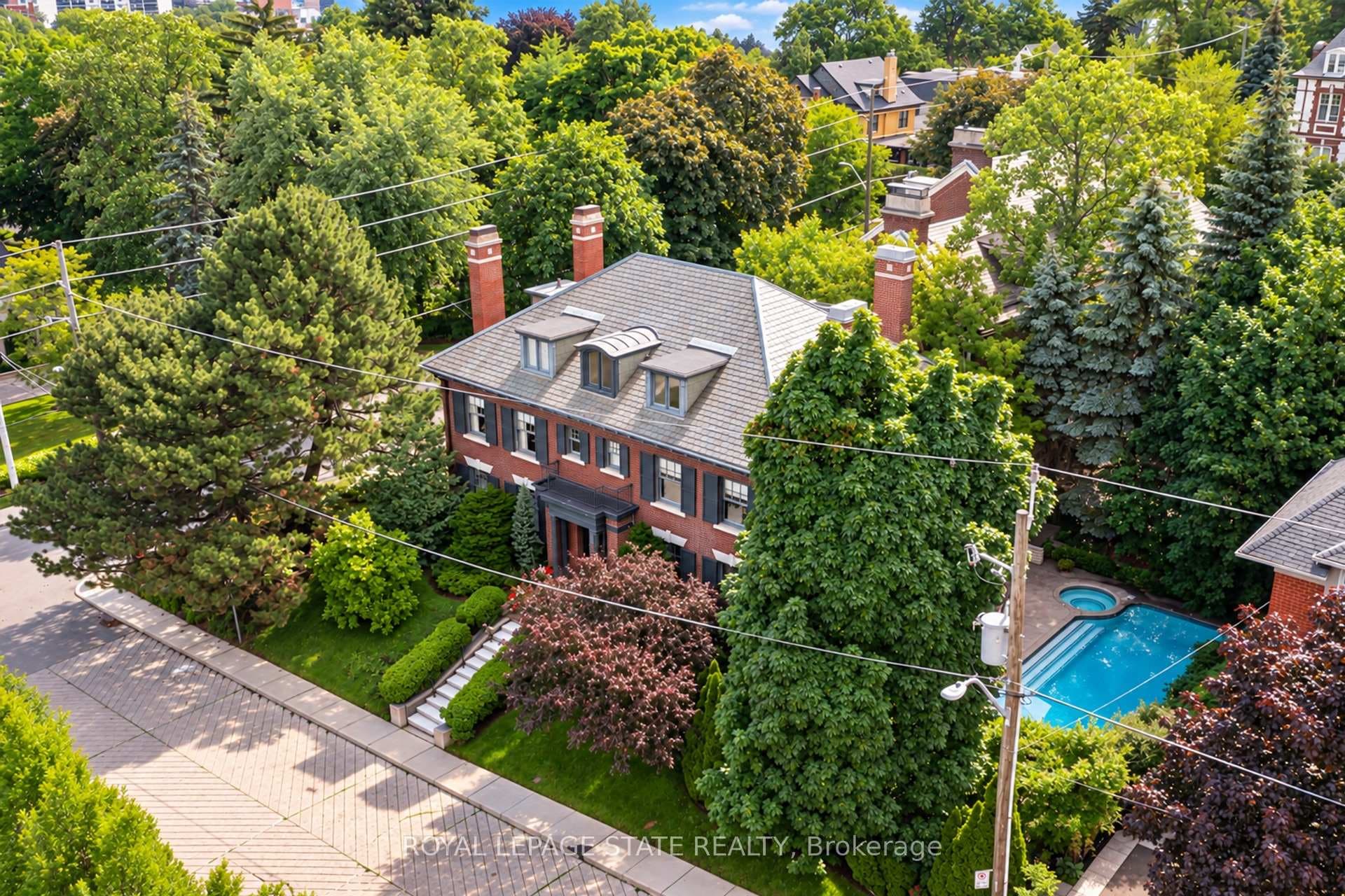 5 Undercliffe Avenue