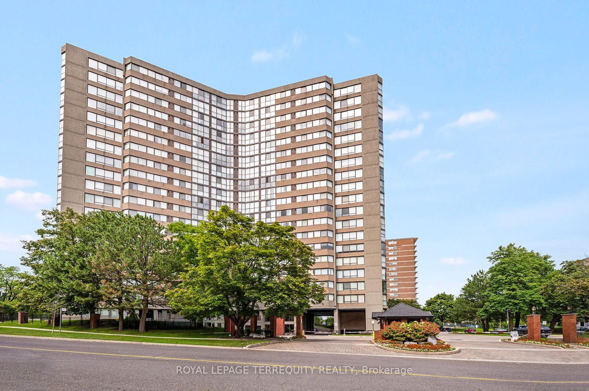 40 Richview Road Unit 2002