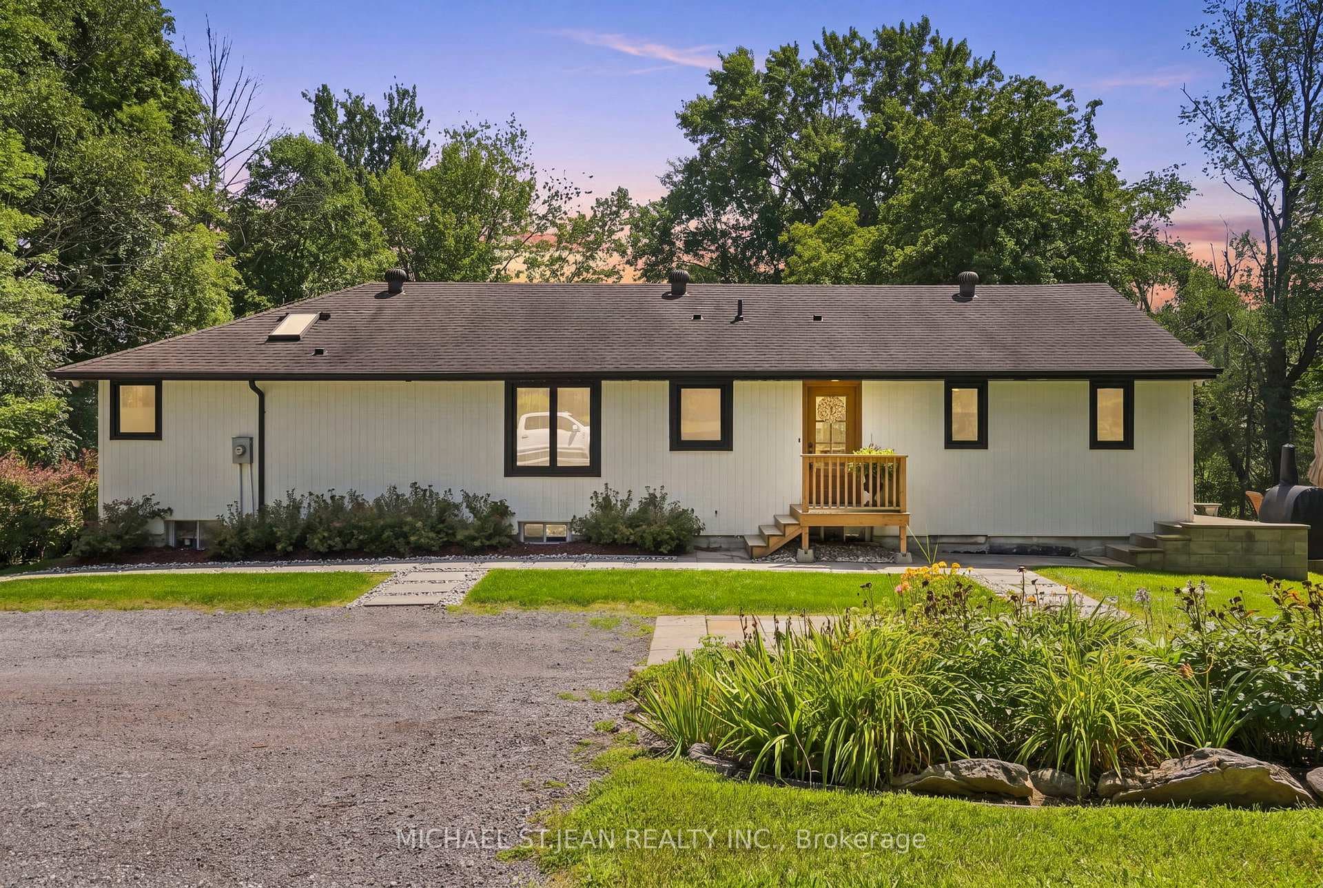 1095 Governors Road