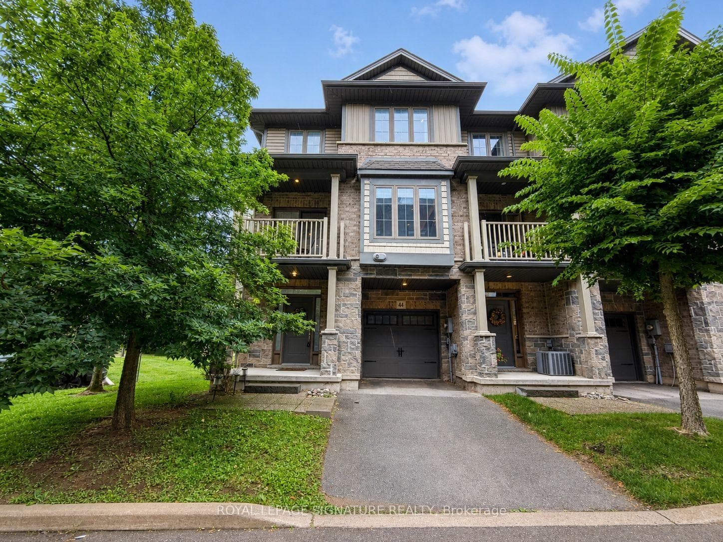 44 Southshore Crescent