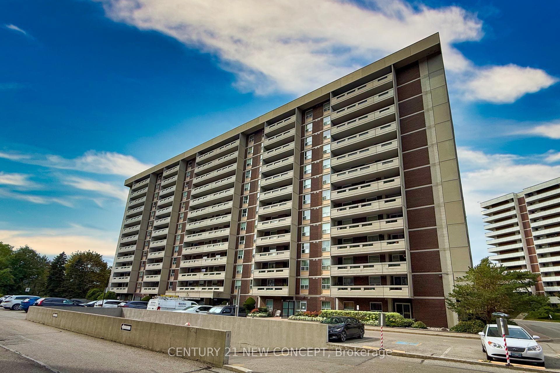 60 Inverlochy Boulevard Unit 606