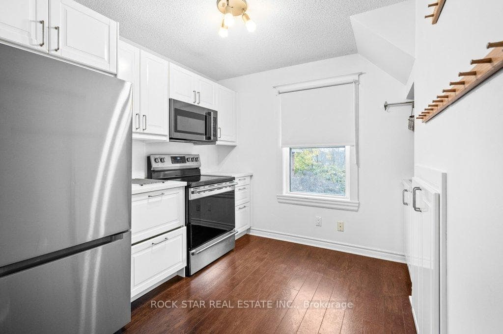 15 Melrose Avenue Unit Upper