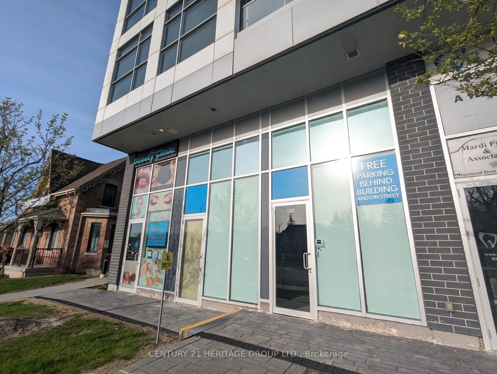 8763 Bayview Avenue Unit 123 & 125