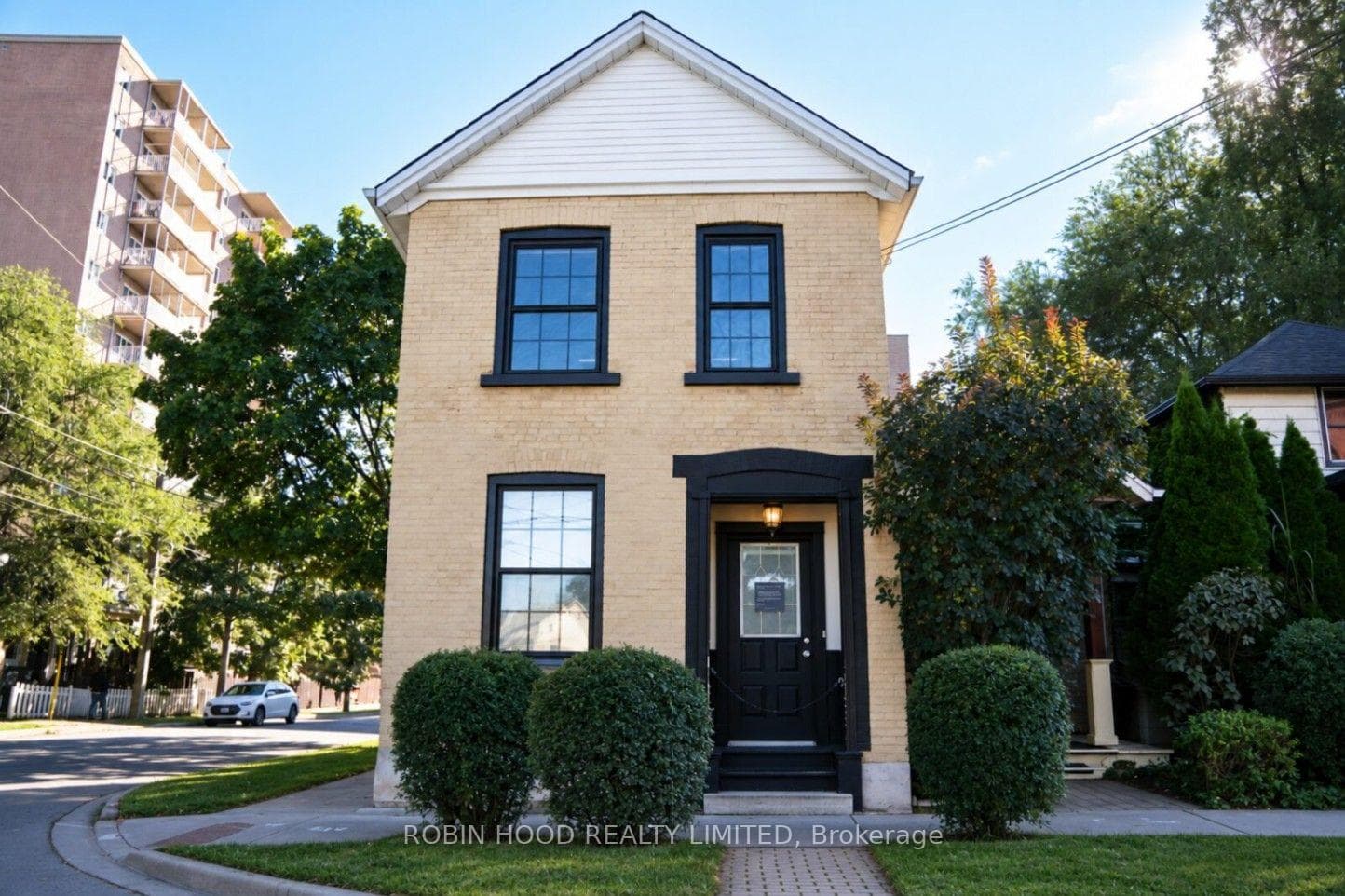 19 Court Street