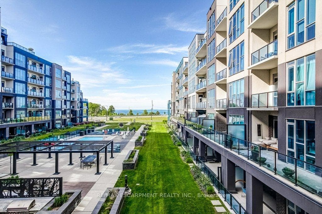 16 Concord Place Unit 201